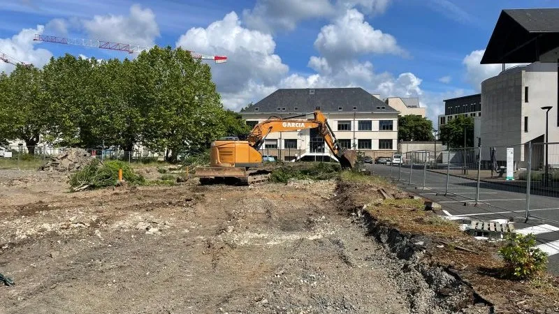 Terrassements sur le chantier HealthTech Station